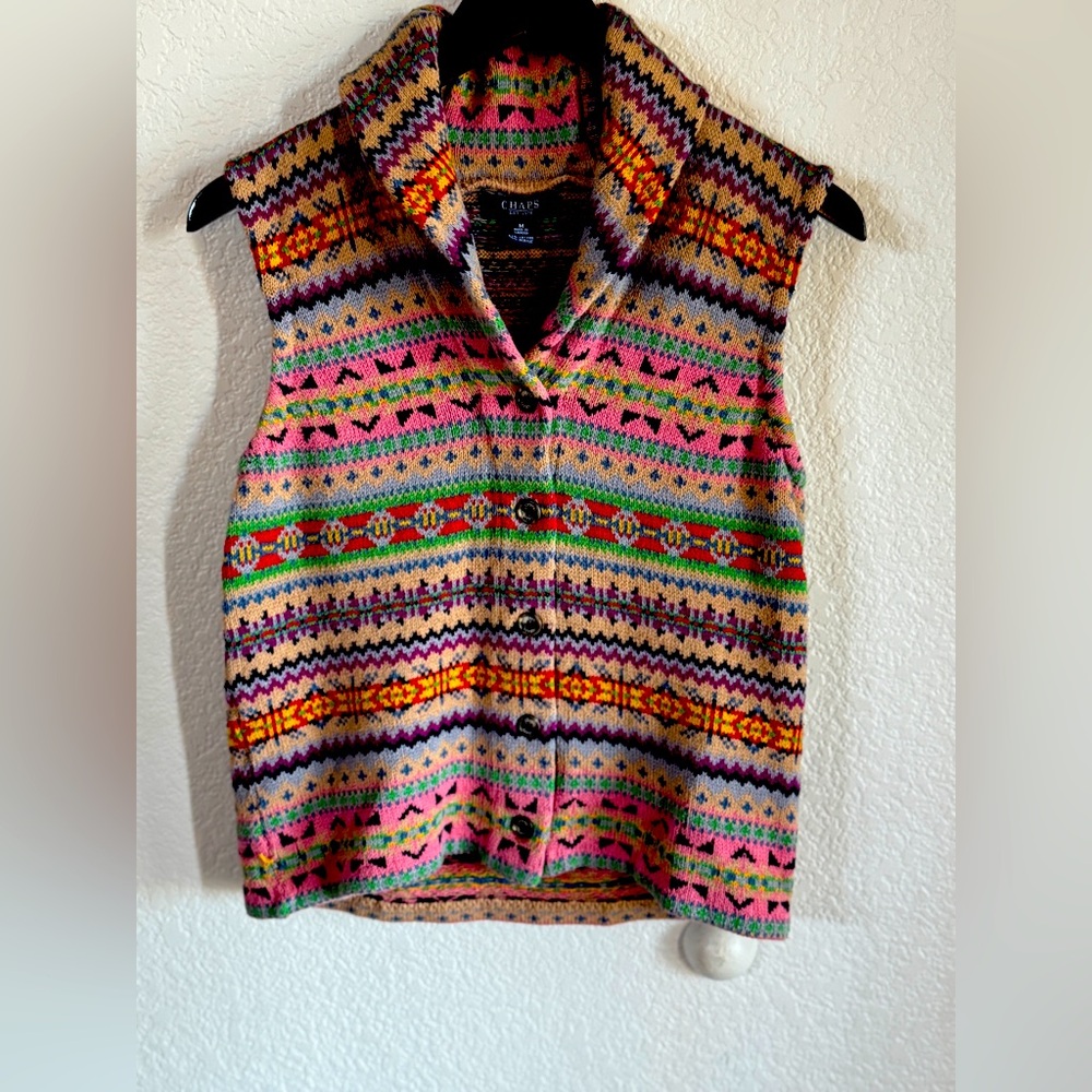 Adorable and warm Chaps sweater vest!!